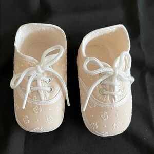 Adorable Cream Baby Walker Shoes with Floral Design